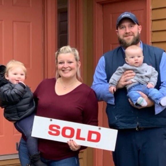 Meet your Posh Ambassador, Ashley! - Picture 5 of 6